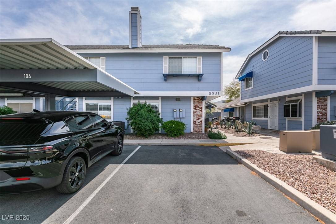 Las Vegas, NV 89122,5831 Medallion DR #103