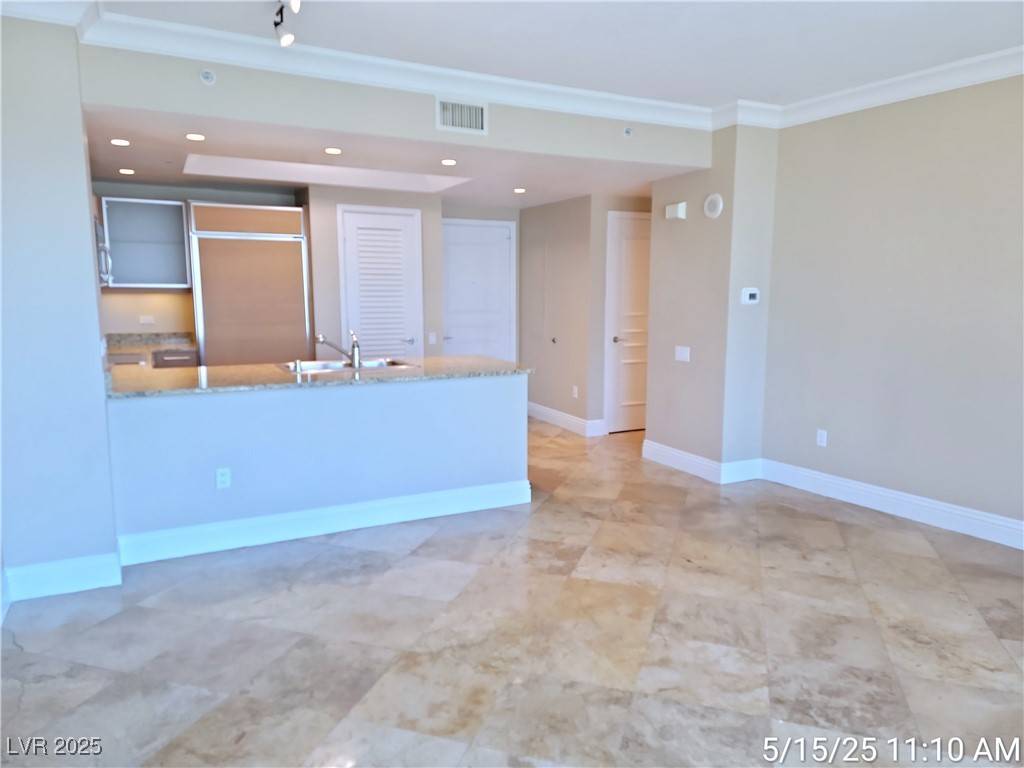 Las Vegas, NV 89109,222 Karen AVE #1905