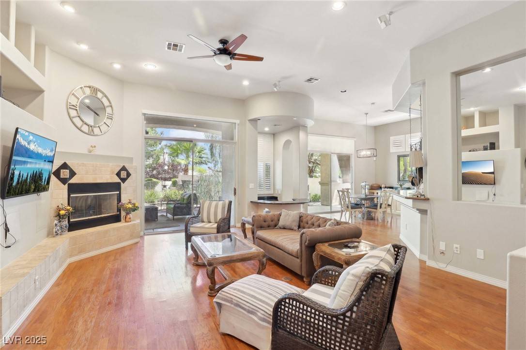 Las Vegas, NV 89144,304 Cambrian Ridge CT