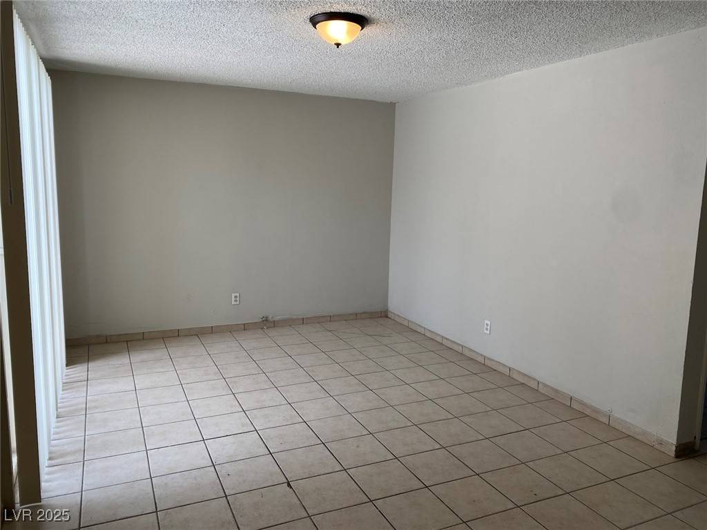 Las Vegas, NV 89169,3330 Cambridge ST #2