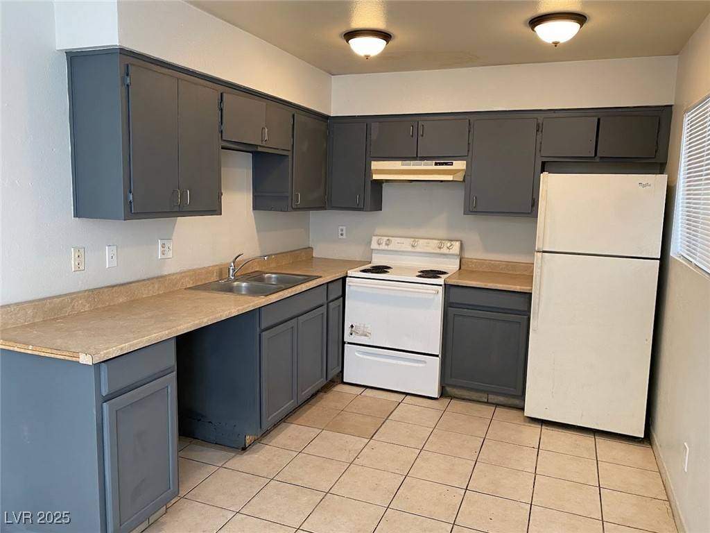 Las Vegas, NV 89169,3330 Cambridge ST #2