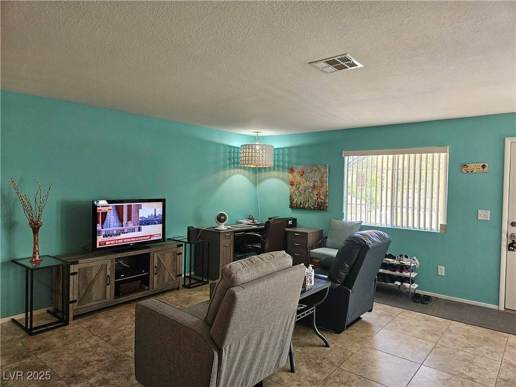 Las Vegas, NV 89117,8410 Eldora AVE #1053