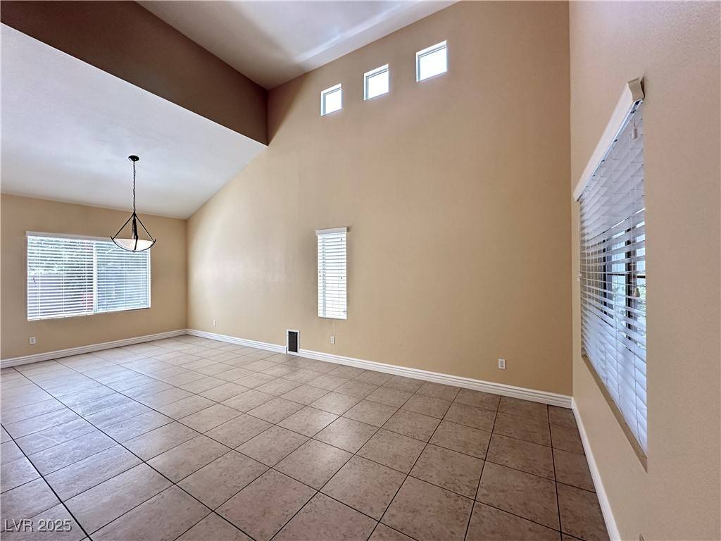 Las Vegas, NV 89117,1612 Country Hollow DR