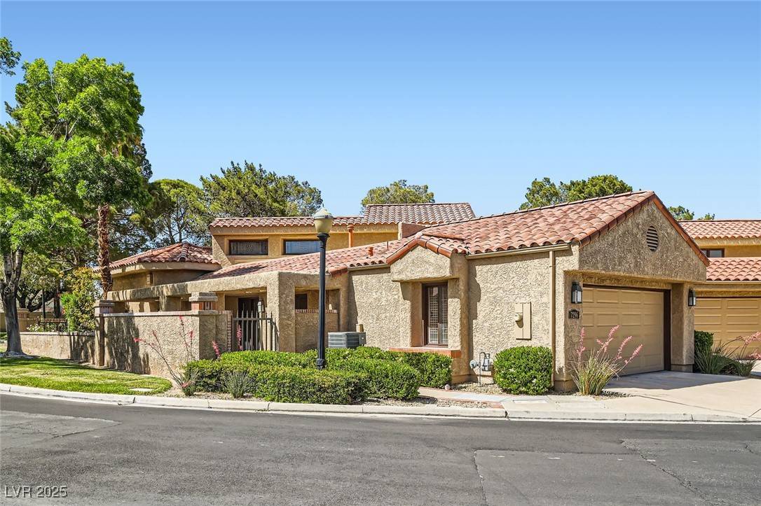Las Vegas, NV 89113,7296 Mission Hills DR