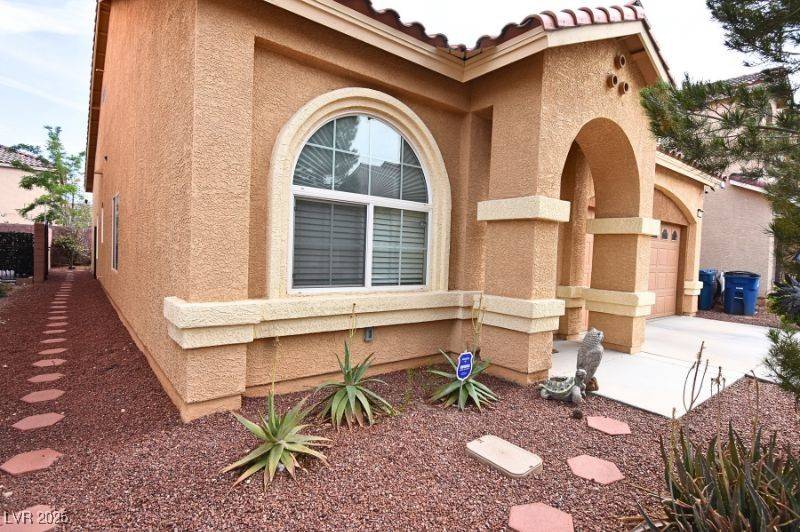 Las Vegas, NV 89139,6339 Sharp Rock CT