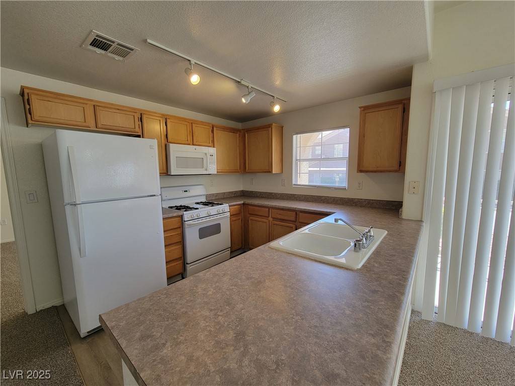 Las Vegas, NV 89129,3822 ORMOND BEACH ST #104