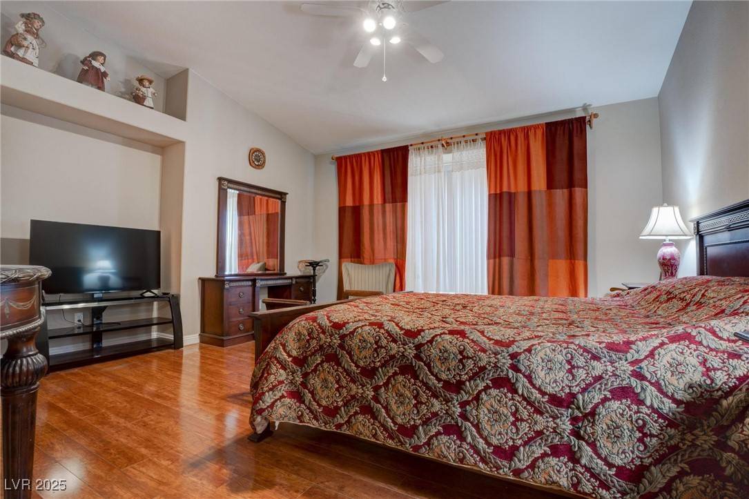 Las Vegas, NV 89118,5000 Red Rock ST #237