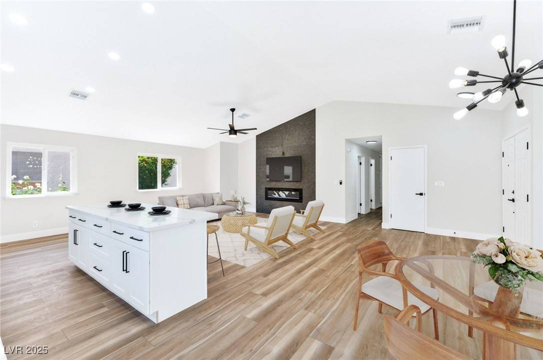 Las Vegas, NV 89107,811 Spyglass LN