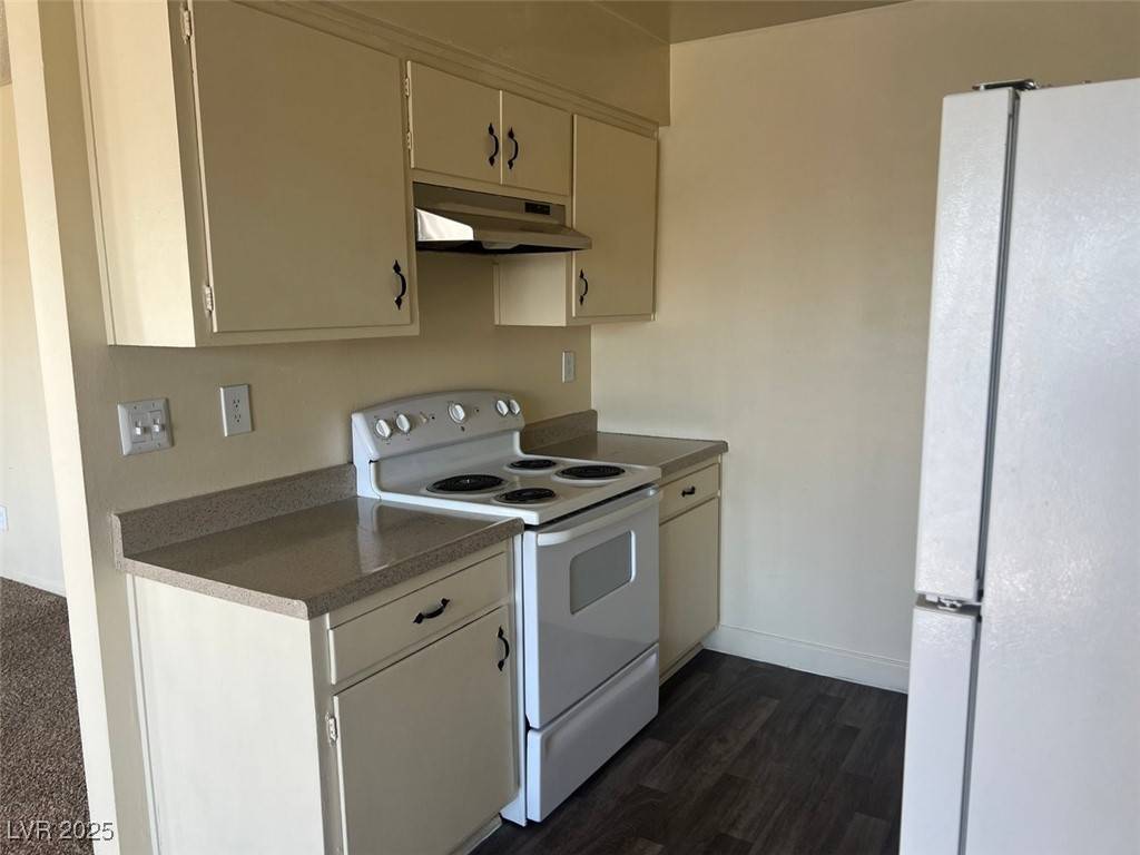 Las Vegas, NV 89169,1388 E Desert Inn RD #4