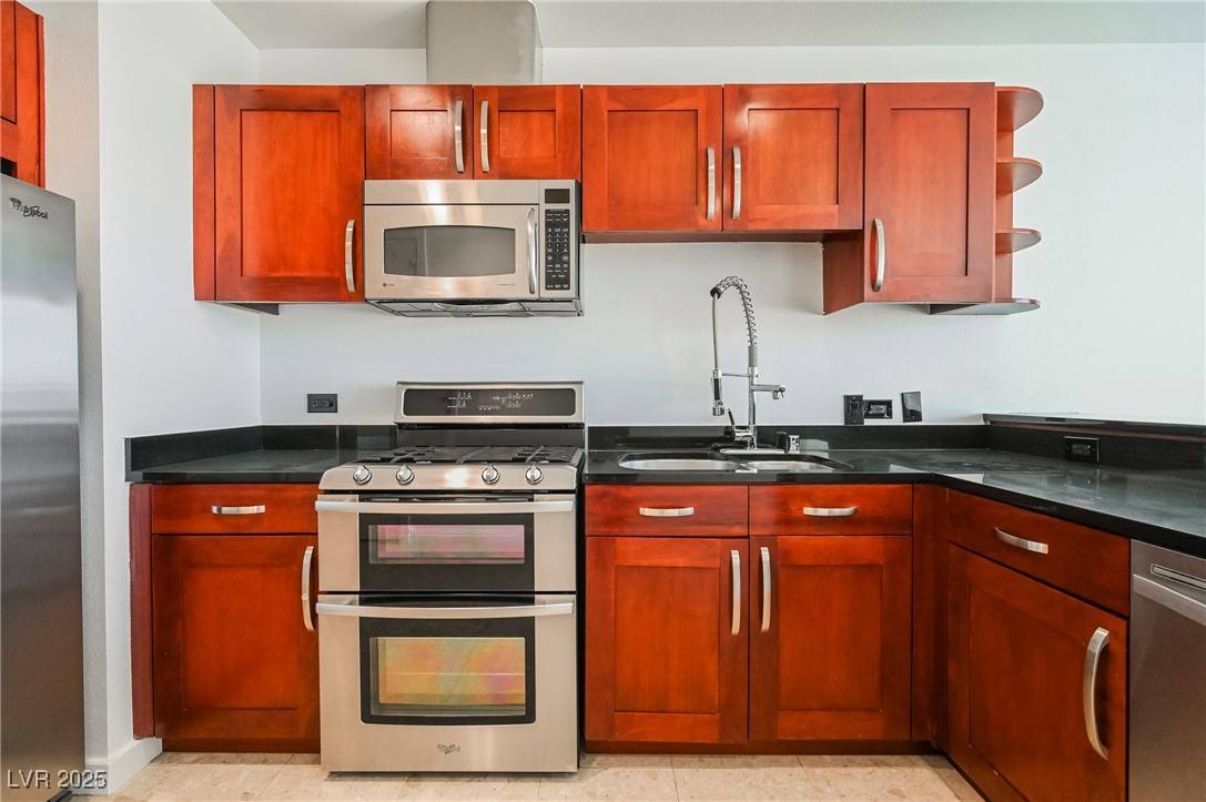 Las Vegas, NV 89103,4525 Dean Martin DR #1004