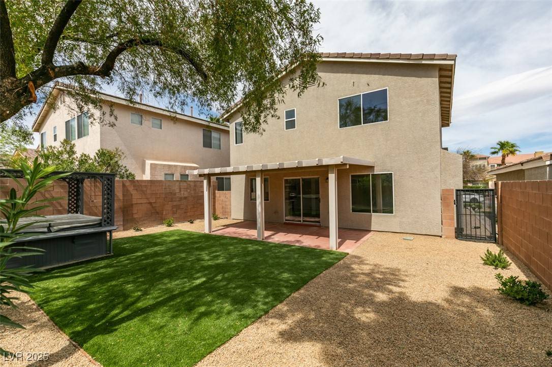 Las Vegas, NV 89147,9855 Ashton Pines CT