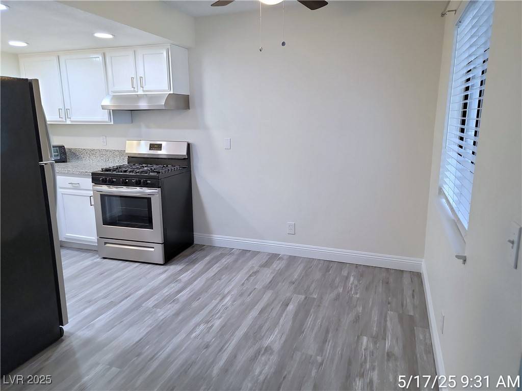Las Vegas, NV 89119,5211 Caliente ST #33