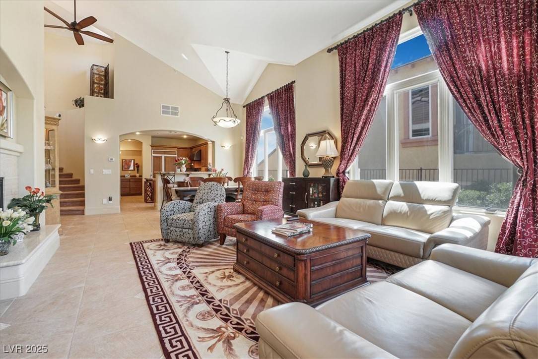 Henderson, NV 89011,1 Cerchio Basso