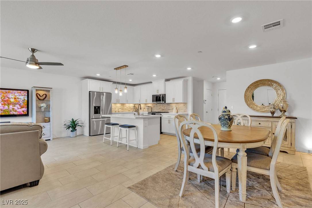 Las Vegas, NV 89143,9605 Oliver Hills AVE