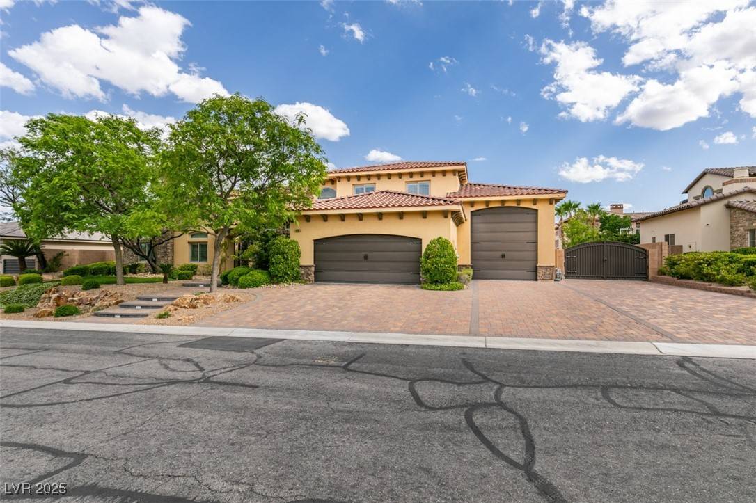 Las Vegas, NV 89149,9749 Glistening Brook CT