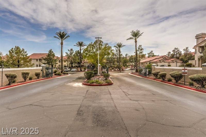 Las Vegas, NV 89145,7912 Foxwood PL #104