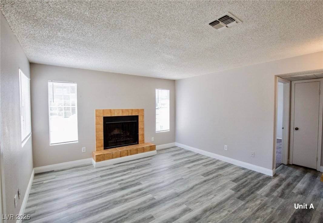 Las Vegas, NV 89121,2755 Jennydiane DR