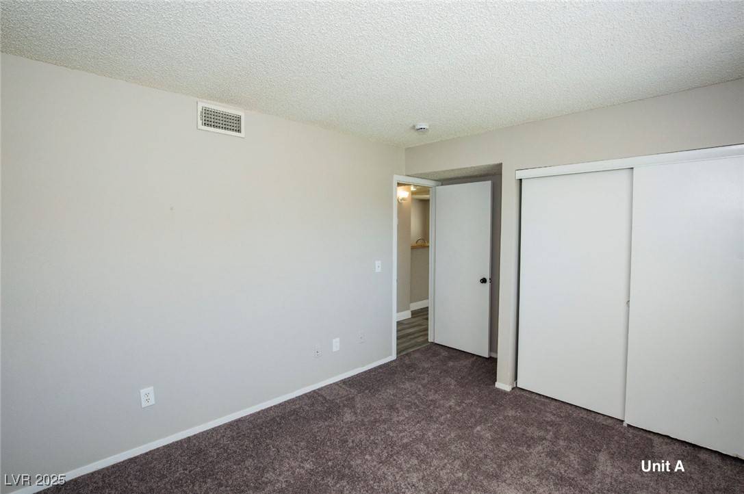 Las Vegas, NV 89121,2755 Jennydiane DR