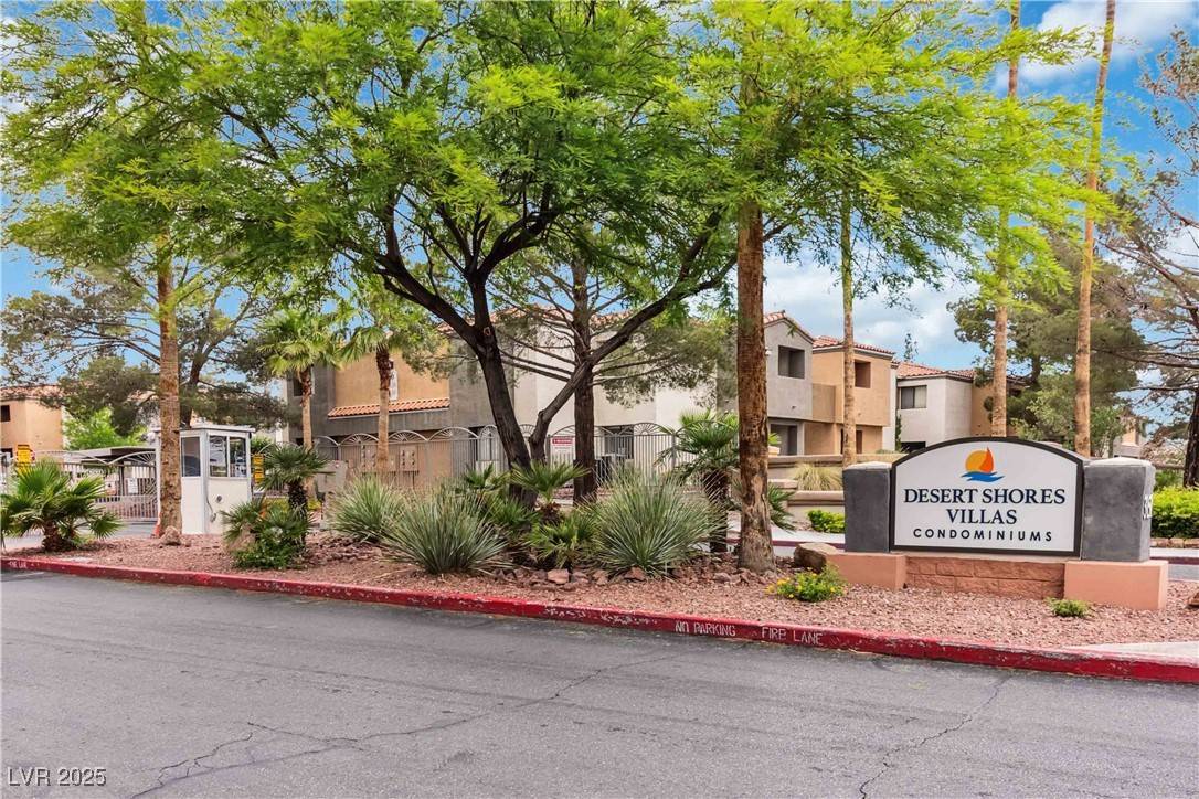 Las Vegas, NV 89128,3151 Soaring Gulls DR #2081