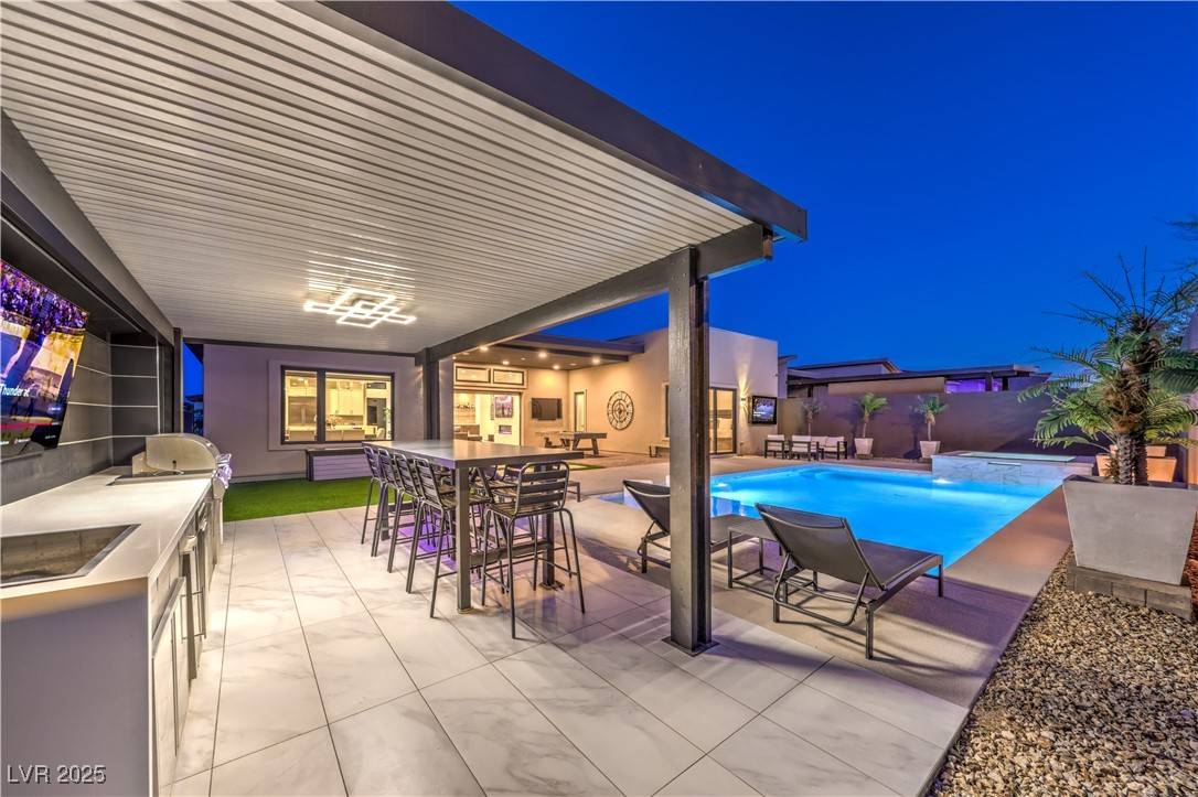 Las Vegas, NV 89138,461 Highview Ridge AVE