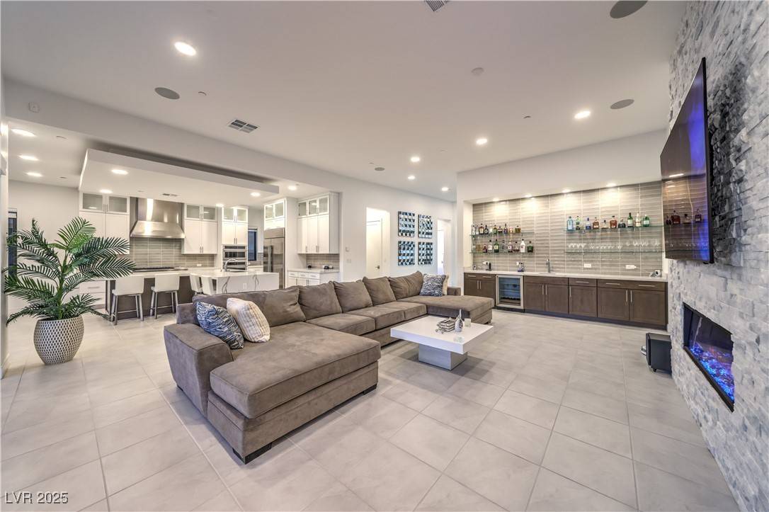 Las Vegas, NV 89138,461 Highview Ridge AVE
