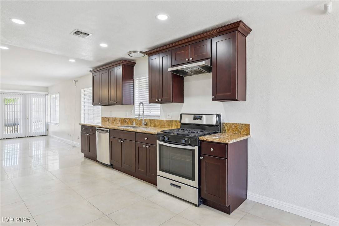 Las Vegas, NV 89147,7139 Mountain Moss DR