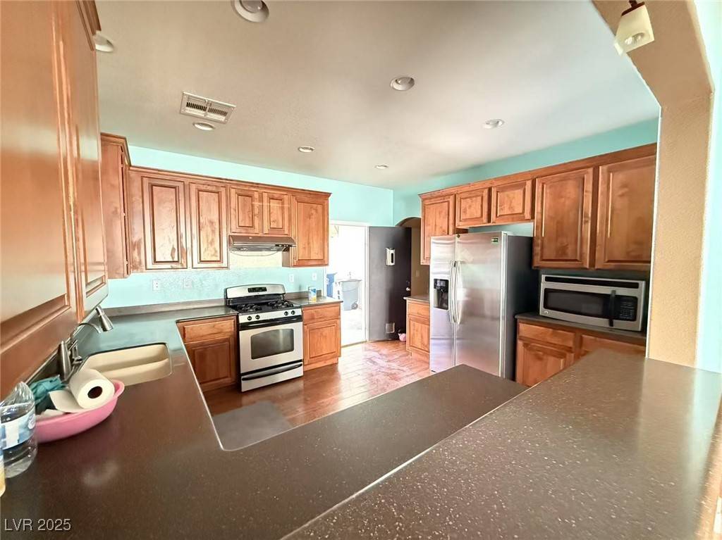 Las Vegas, NV 89139,9061 Winchester Ridge ST