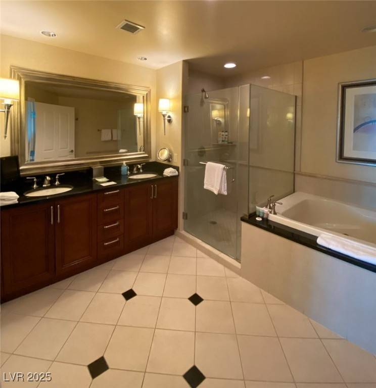 Las Vegas, NV 89109,135 E Harmon AVE #518