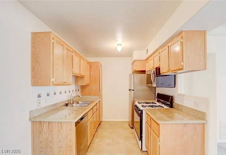 Las Vegas, NV 89130,3318 N Decatur BLVD #2059