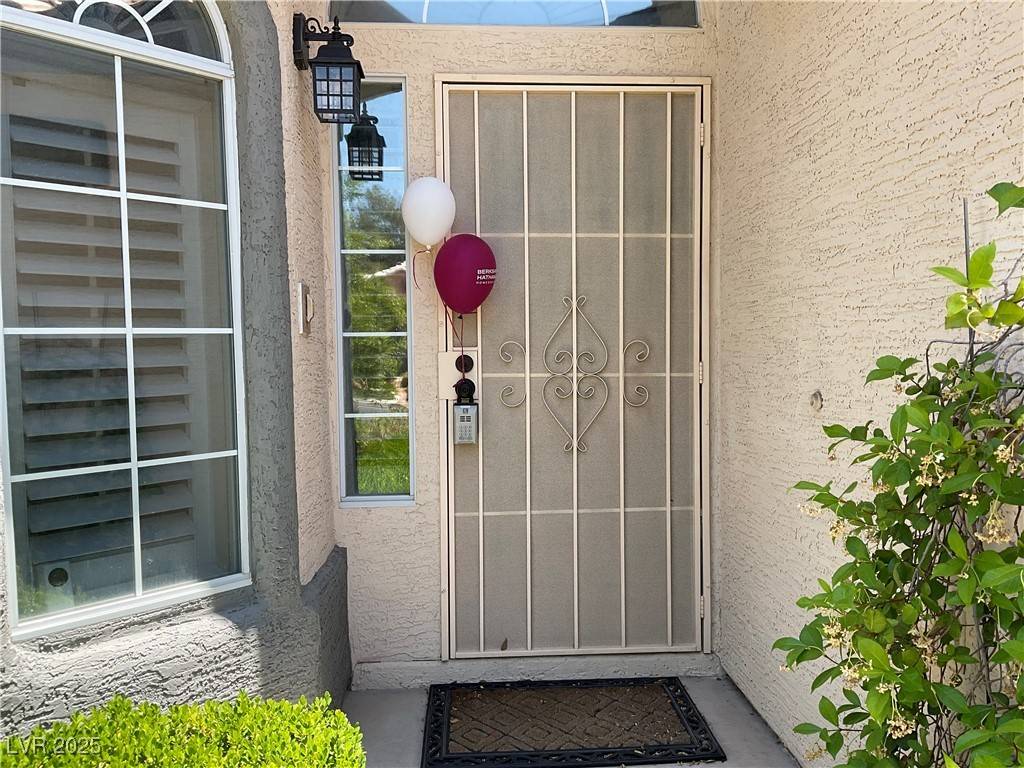 Las Vegas, NV 89117,1800 Quail Point CT