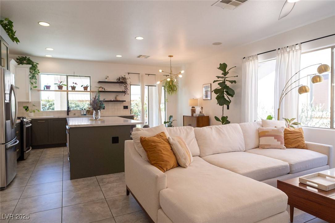 North Las Vegas, NV 89081,2021 Pelican Sky Beach AVE