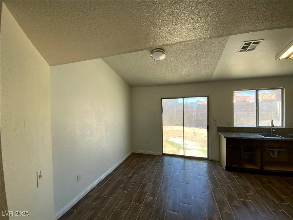 Las Vegas, NV 89106,2249 La Mark AVE