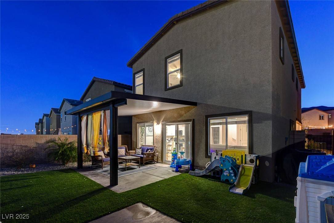 Las Vegas, NV 89166,5236 Sunstone Mesa DR