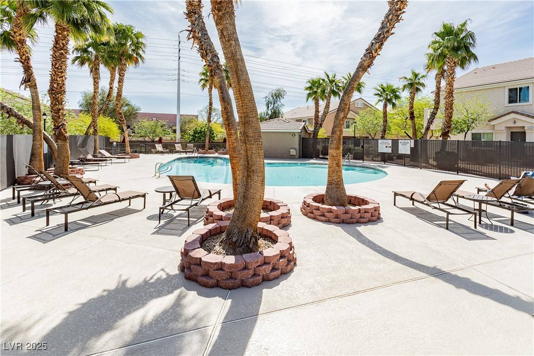 Las Vegas, NV 89183,10010 Aspen Rose ST #102