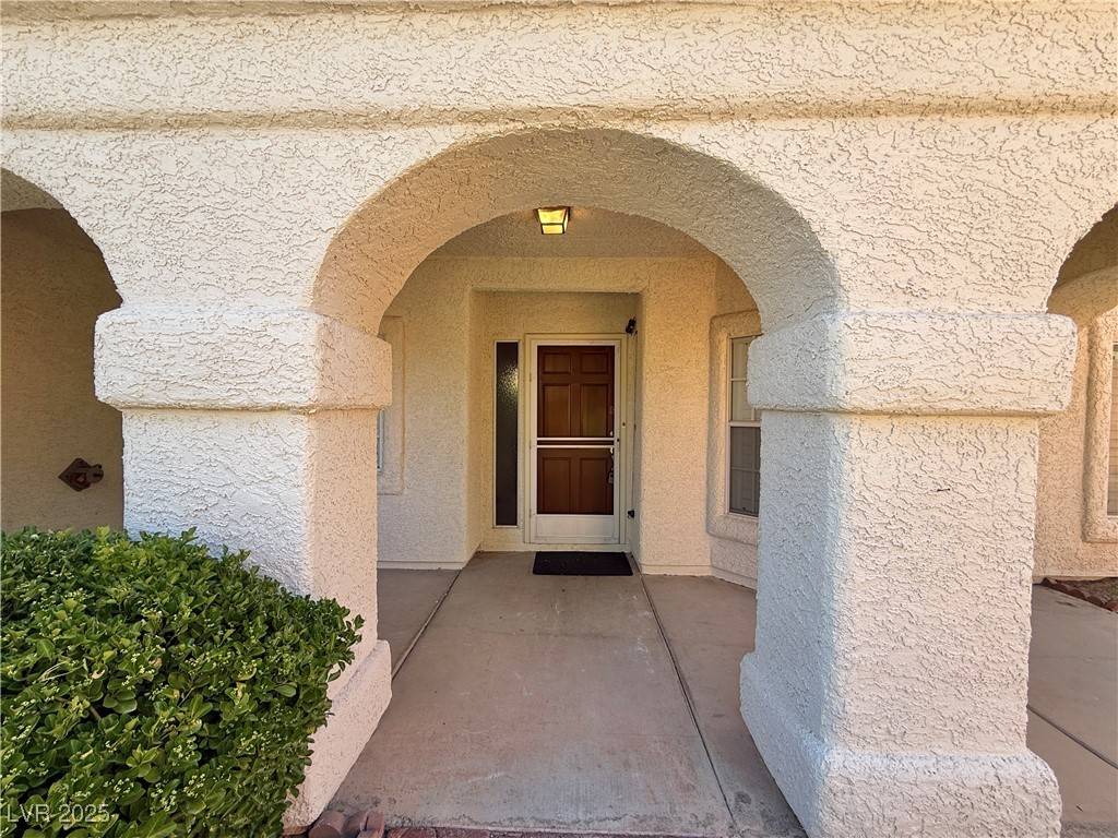 Las Vegas, NV 89107,735 Sea Pines LN