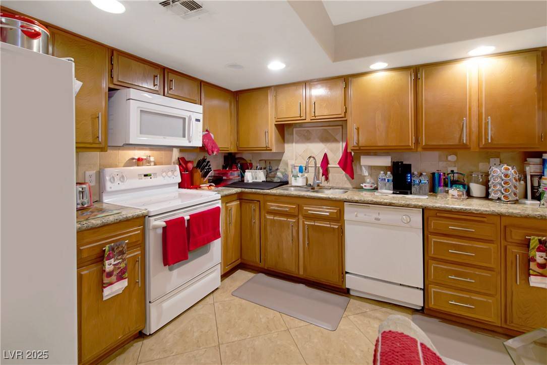 Las Vegas, NV 89119,1312 Rawhide ST