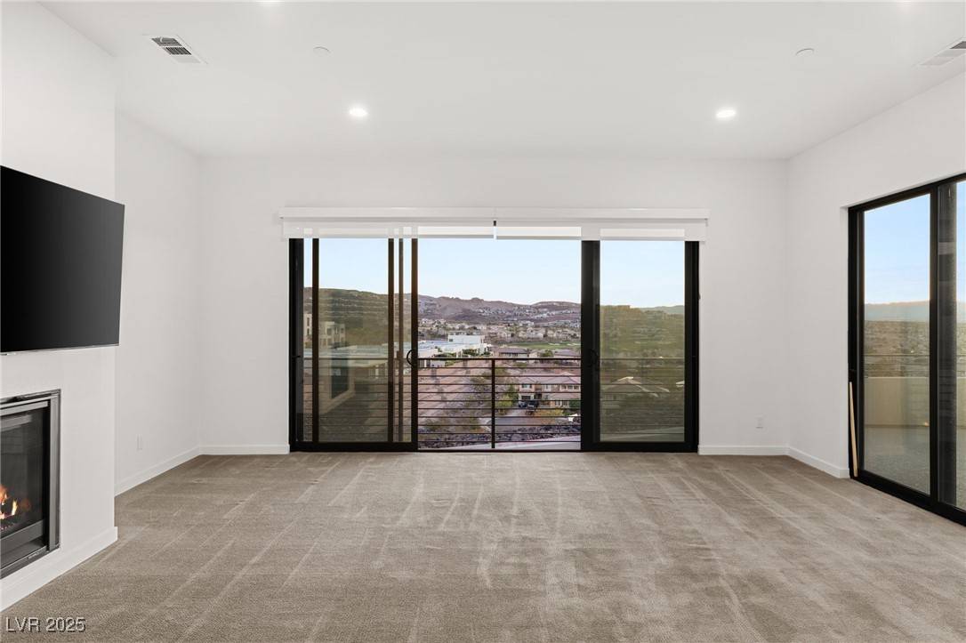 Henderson, NV 89012,350 Solitude Peak LN