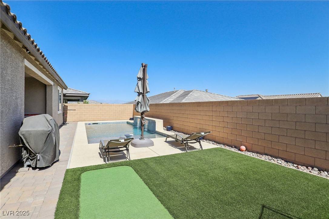 Henderson, NV 89011,716 Cadence View WAY