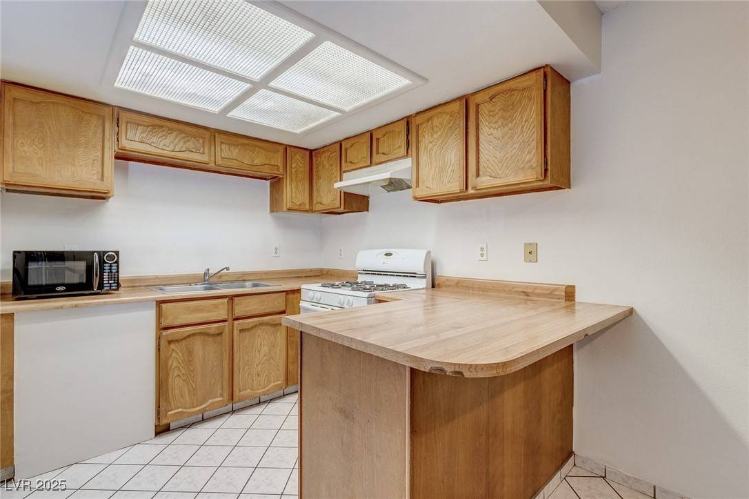 Las Vegas, NV 89110,875 Rhinegold WAY