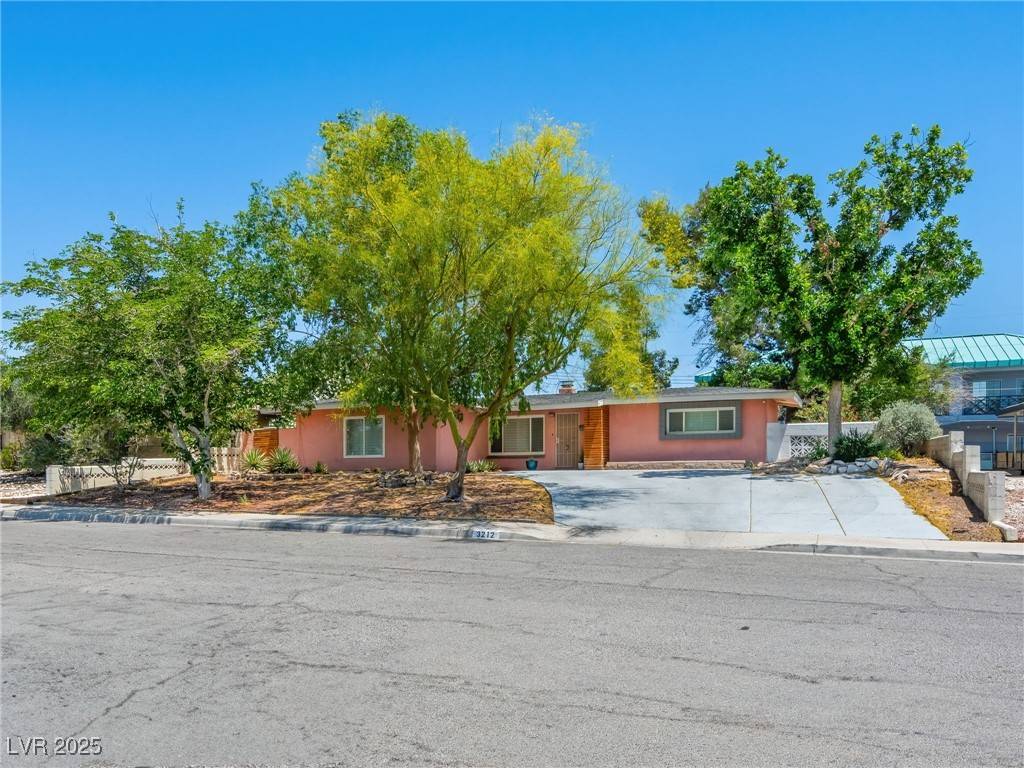Las Vegas, NV 89169,3212 Silver Saddle ST