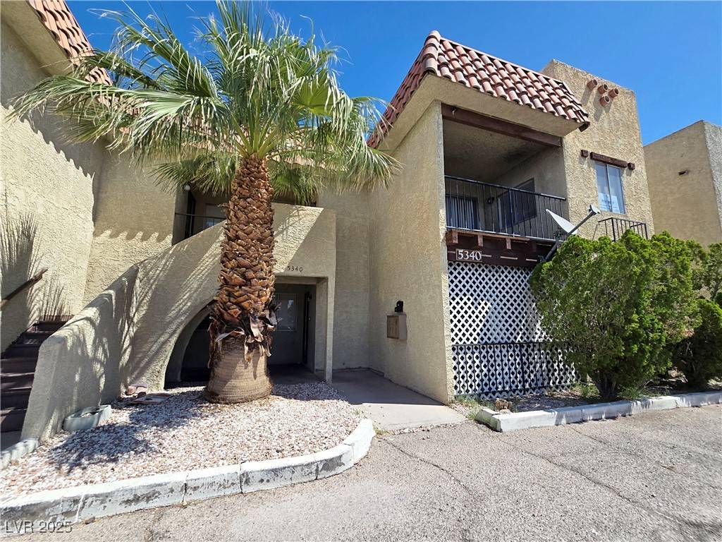 Las Vegas, NV 89103,5340 Retablo AVE #B