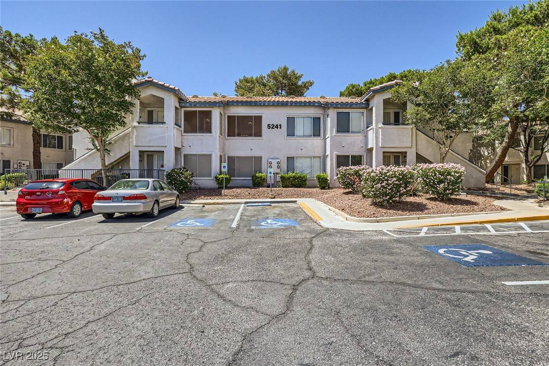 Las Vegas, NV 89120,5241 Caspian Springs DR #203