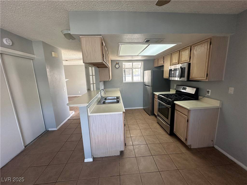 Las Vegas, NV 89110,227 N Lamb BLVD #A