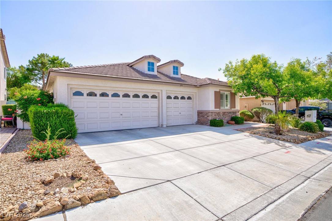 Henderson, NV 89052,270 New River CIR