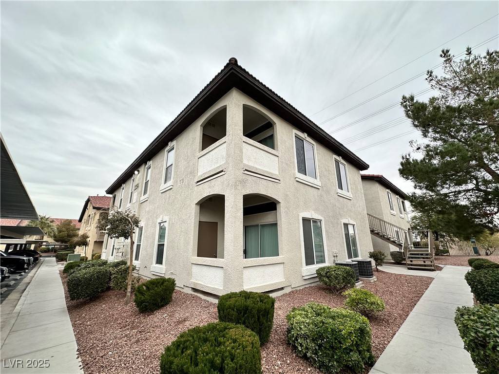 Las Vegas, NV 89129,3354 Indian Shadow ST #203