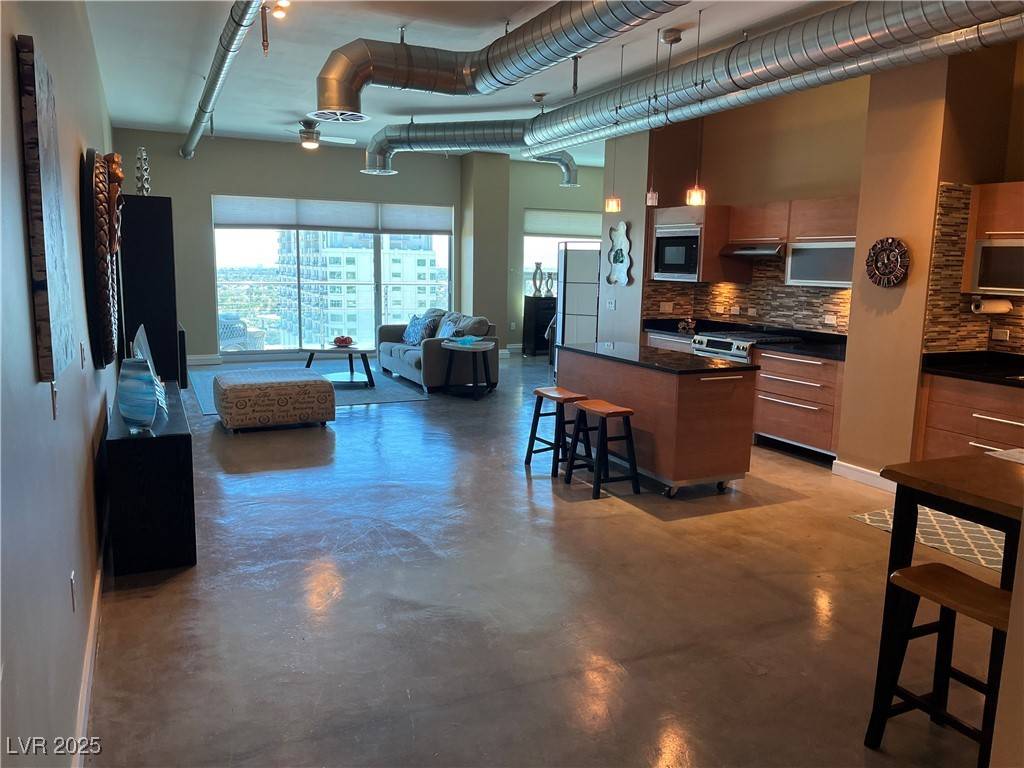 Las Vegas, NV 89101,200 Hoover AVE #1407