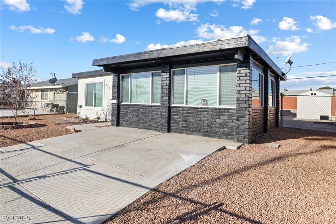 Las Vegas, NV 89107,704 Slayton DR