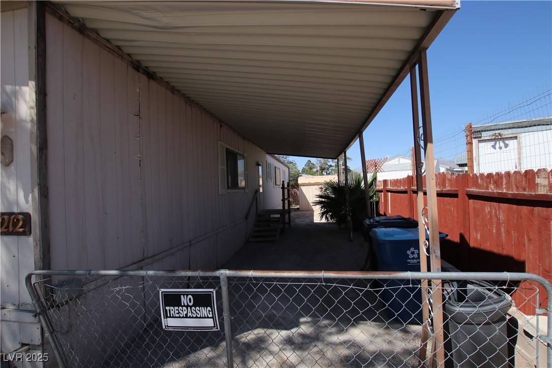 Las Vegas, NV 89108,4212 Touchstone CT