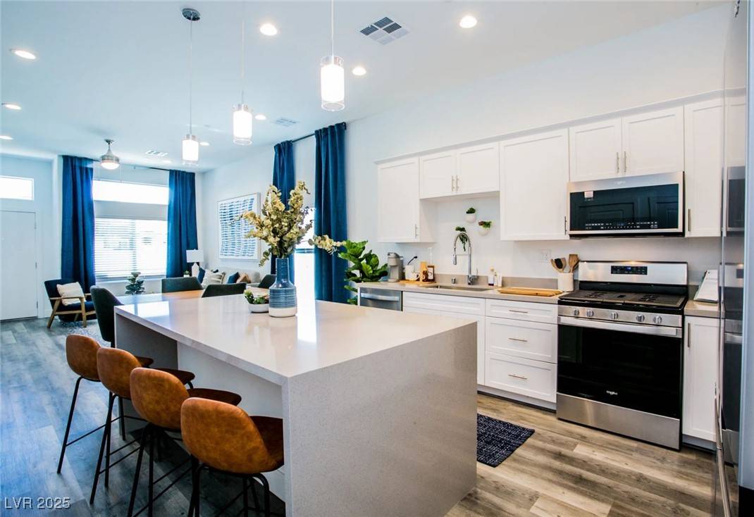 Las Vegas, NV 89147,10148 Delighted Sky WAY