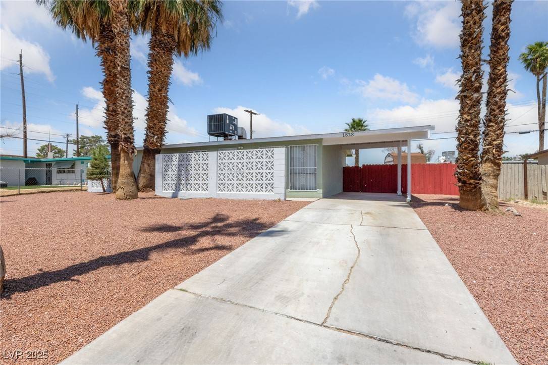Las Vegas, NV 89169,1828 Golden Arrow DR